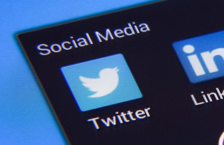 Twitter, da domani spunte blu a pagamento