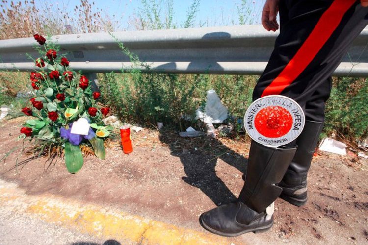 Cuoco 43enne trovato morto in un fosso: forse auto pirata