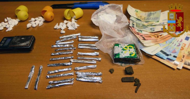 Cocaina e hashish in casa: 2 arresti a Vittoria