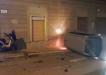 Incidente stradale a Vittoria: scontro tra 2 auto FOTO