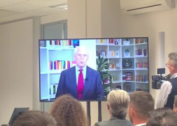 Emiliano “Regione Puglia e Pirelli insieme come un’unica squadra”