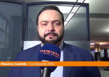 Ue, Castaldo “Accelerare sull’euro digitale”