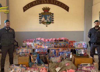 Epifania, sequestrati a Napoli 12 mila articoli non sicuri