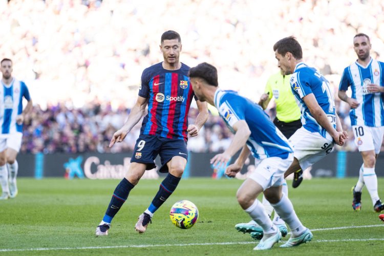 L’Espanyol ferma il Barça nel derby, aggancio Real