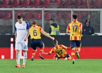 Immobile non basta, il Lecce rimonta e batte la Lazio 2-1