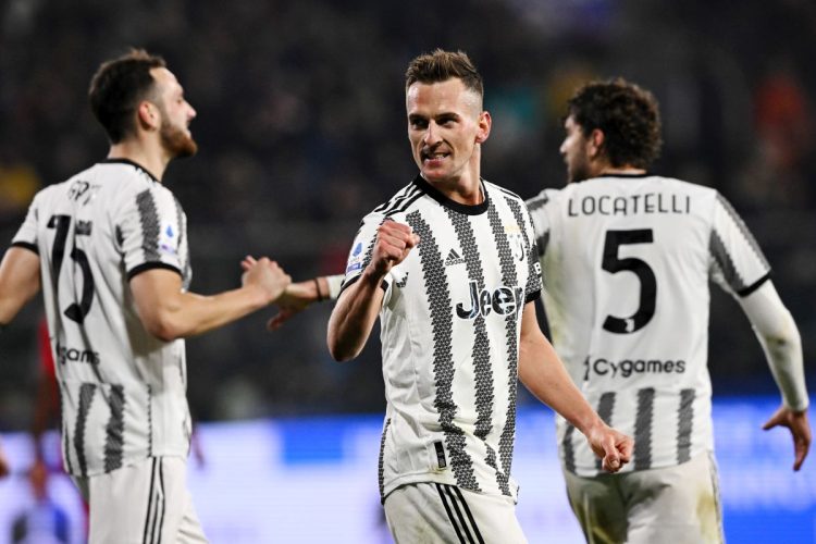 Ci pensa Milik, la Juve soffre ma batte la Cremonese