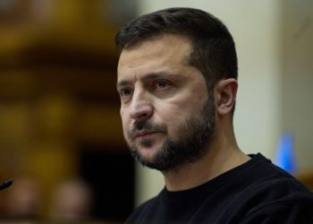 Zelenzky “Tregua russa solo per preparare nuovi attacchi”