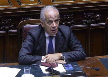 Immigrazione, Piantedosi “Nei primi 2 mesi di governo sbarchi in calo”