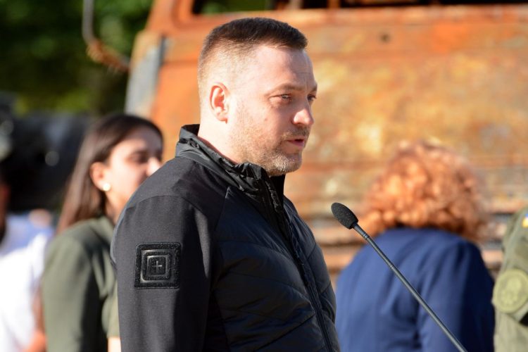 Cade elicottero in Ucraina, 16 morti tra cui il ministro dell’Interno