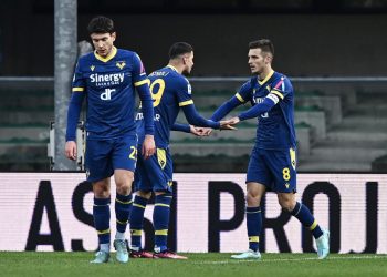 Il Verona si rilancia, battuto il Lecce 2-0