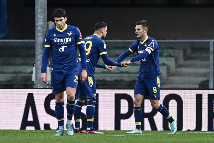 Il Verona si rilancia, battuto il Lecce 2-0