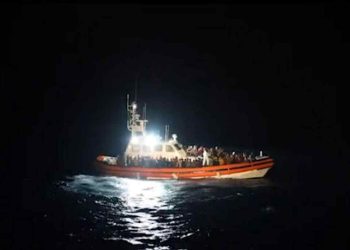 700 migranti soccorsi al largo di Siracusa