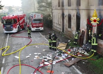 Incendio in abitazione a Vicenza, trovato cadavere carbonizzato