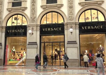 Saldi invernali, aumentano acquisti e voglia di spendere