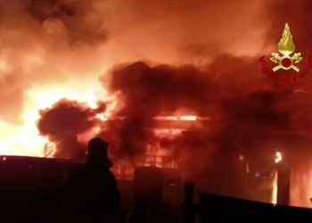 In fiamme un caseificio nel cuneese