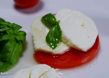In aumento la produzione di mozzarella di bufala campana Dop