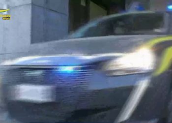 Quattro indagati per truffe online, sequestrati 439 mila euro