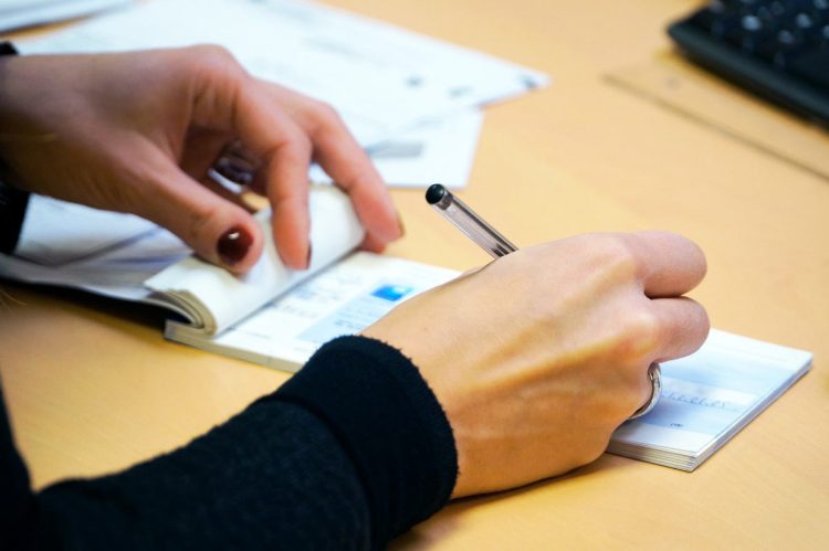 Assegno Unico figli 2023, nuovo aumento da febbraio: a chi tocca e domanda