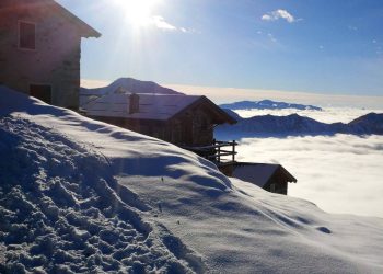 Bimbo di 8 anni sommerso da neve: salvato