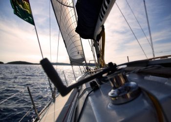 Aveva barca a vela ma percepiva reddito di cittadinanza: denunciato