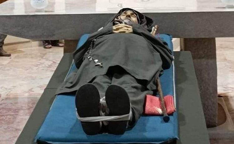 Biagio Conte: pellegrinaggio per l'ultimo saluto da tutta Italia, Spagna e Inghilterra