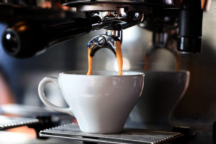 Quanti caffè si possono bere se si soffre di pressione alta o ipertensione?