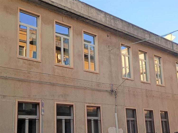 Comiso, infissi nuovi nell'edificio scolastico del Saliceto