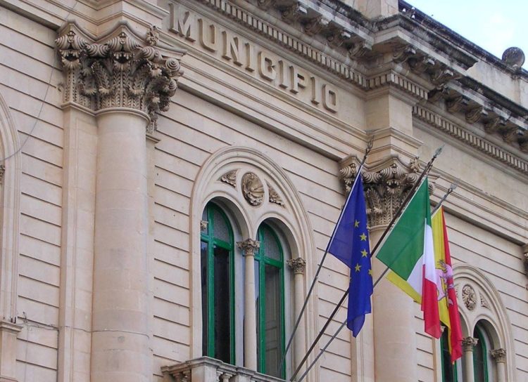 Comune di Scicli, orario uffici e tutti i numeri di telefono: riattivati telefoni fissi