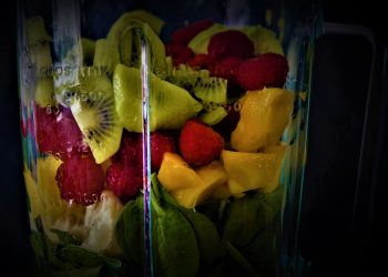 Il segreto per avere una pelle giovane: i cibi che non devono mancare nella dieta