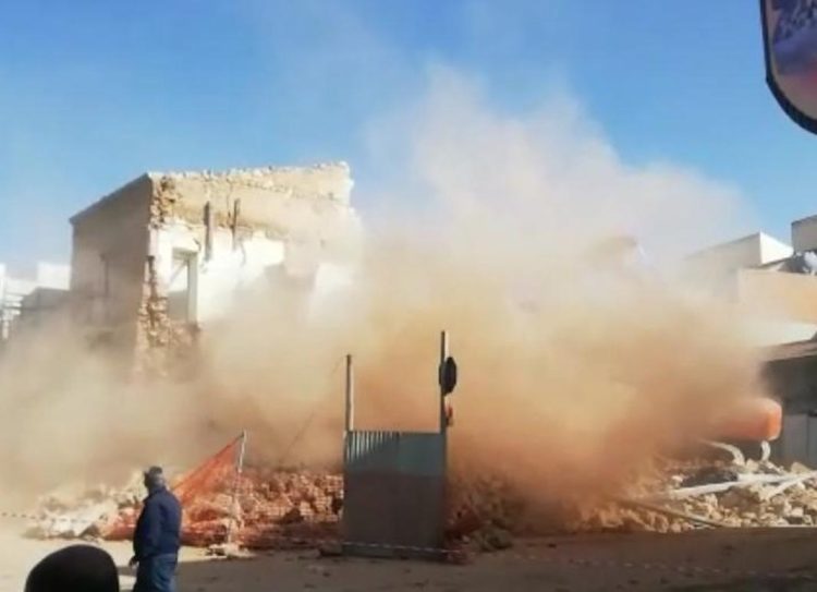 Tragedia sfiorata a Scoglitti: crolla edificio disabitato