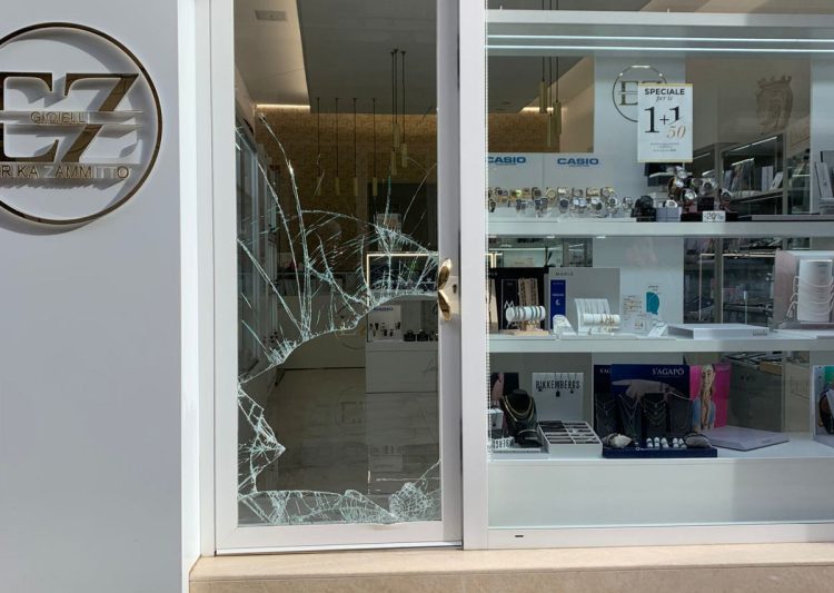 Furto in una gioielleria a Vittoria