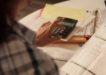 Cibo, benzina e bollette “drenano” il 60% degli acquisti