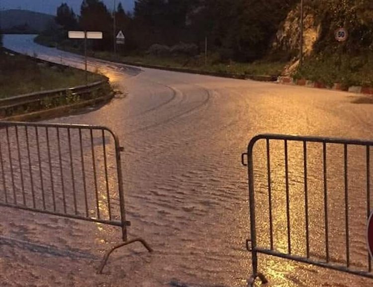 Forte grandinata imbianca Chiaramonte Gulfi