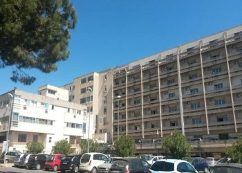 Incidente sul lavoro a Palermo, operaio travolto da inferriata