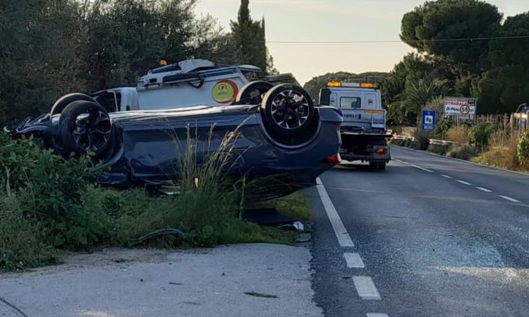 Tre feriti. E’ il bilancio dell’incidente stradale avvenuto oggi pomeriggio intorno alle 16 sulla ex SS 115, la strada che da Vittoria porta a Gela.