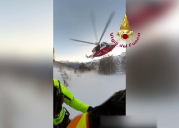 Spettacolare salvataggio in elicottero di un disperso in alta montagna