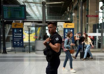 Parigi, accoltellate 5 persone alla Gare du Nord