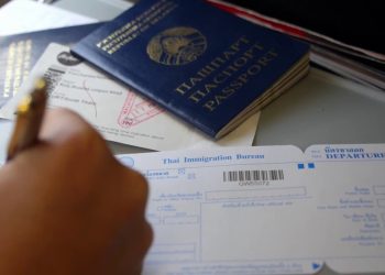Passaporti, ritardi fanno saltare 80 mila viaggi