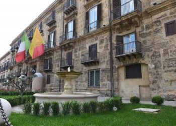 Sicilia, procura Corte Conti apre fascicolo su Cannes (920 mila euro per affitto salone e...)