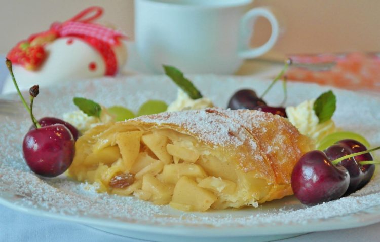 Strudel di mele: ricetta veloce e gustosa