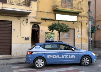 Teresa Spanò uccisa dalla figlia 17enne: l'ha strangolata e poi colpita con un coltello