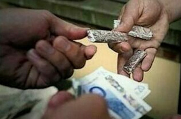 Vittoria, cittadino irregolare arrestato per spaccio