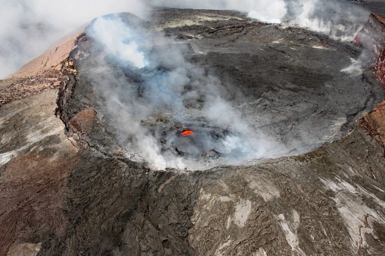 Pericolo vulcano, divieto di accesso al cratere