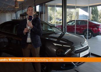 Arriva Citroen ë-C4 X Elettrica