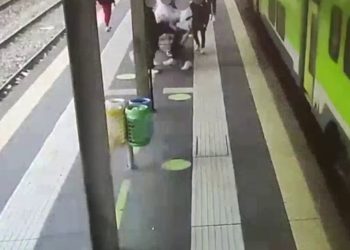 Tragedia sfiorata a Seregno, 15enne vivo