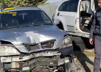 Finti incidenti, così a Bari truffavano le compagnie assicurative