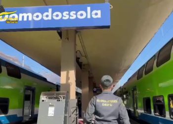 Dalla Svizzera all’Italia con 10 ovuli di cocaina in corpo, arrestata