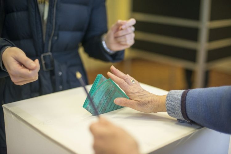 Regionali, urne aperte in Lazio e Lombardia per eleggere i nuovi governatori