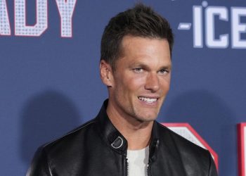 Tom Brady annuncia il ritiro a 45 anni, ha vinto 7 Super Bowl