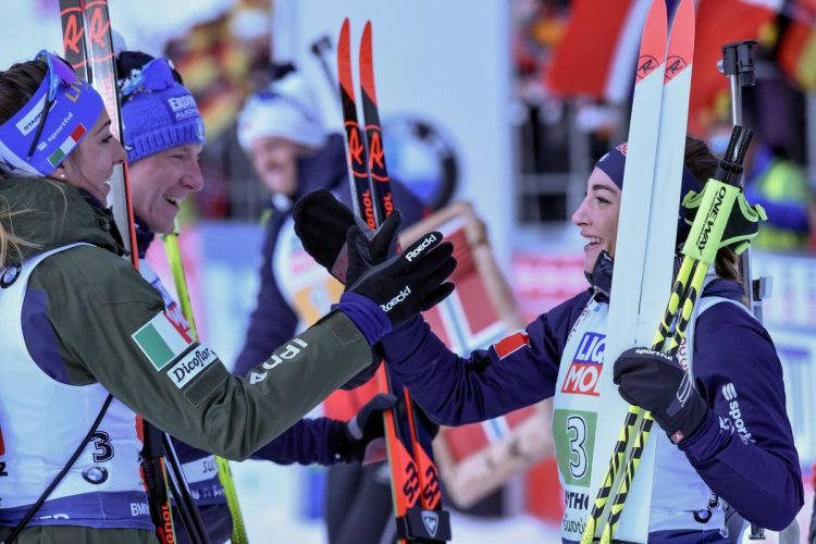 Biathlon, oro mondiale all’Italia nella staffetta donne
